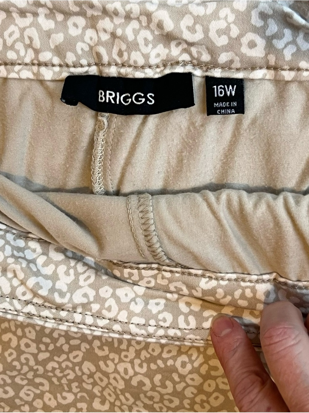 Briggs Women’s Golf Skort Skirt Tennis 4 Pockets Tan White Print Sz 16W C-9 - Picture 4 of 8